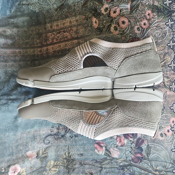 Clarks Trigenics Cutout Slip-On Tri Tone Comfort Flats Size 10 - Picture 4 of 13